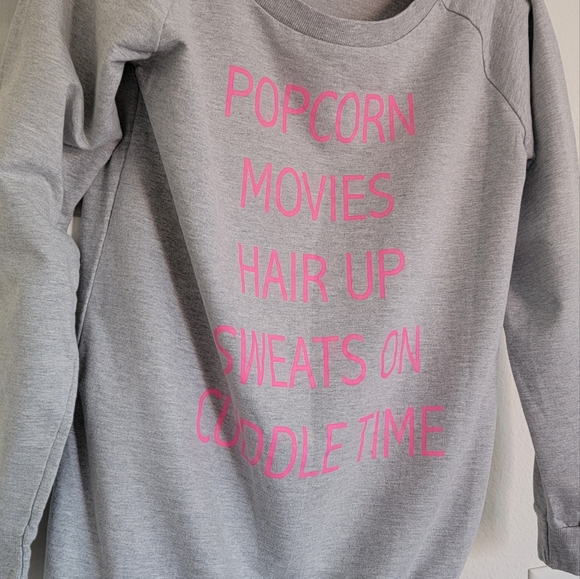 sweater - Picture 3 of 6